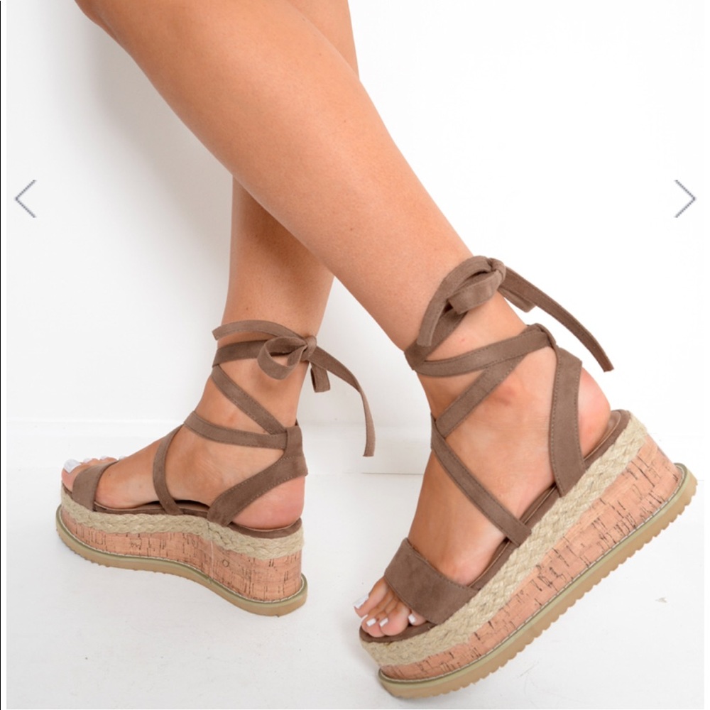 Tie high wedges